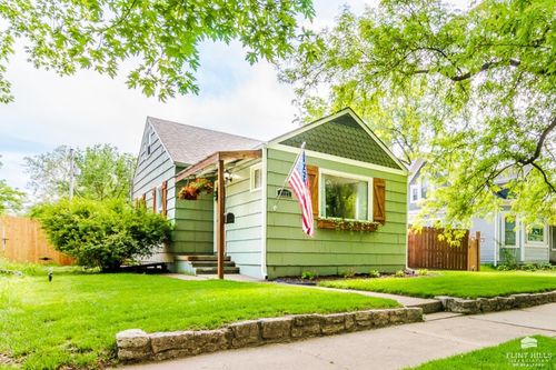 1127 Pierre St, Manhattan, KS, 66502-5450 | Card Image