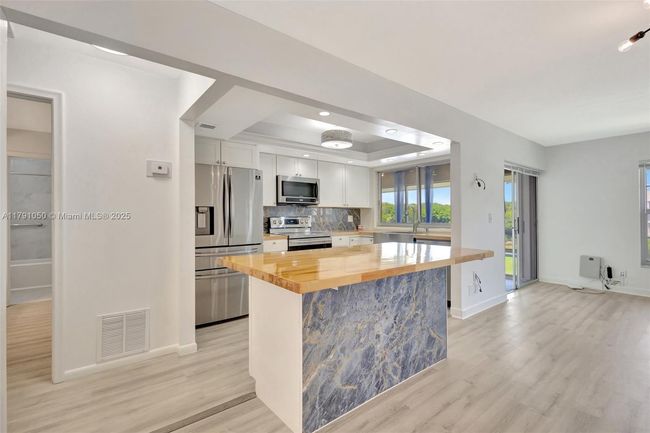 APT-316 - 5540 Tamberlane Cir, Condo with 2 bedrooms, 2 bathrooms and null parking in Palm Beach Gardens FL | Image 12