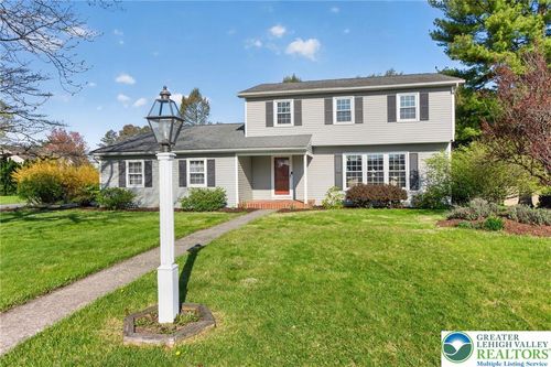 1078 Hill Dr, ALLENTOWN, PA, 18103-6140 | Card Image