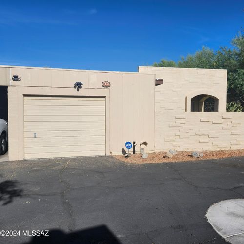 1961 N Camino Sabadell, Tucson, AZ, 85715-4124 | Card Image