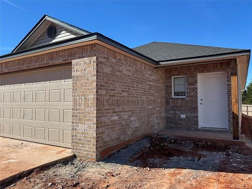 10213 Big Blue Dr, Oklahoma City, OK, 73131-2300 | Card Image