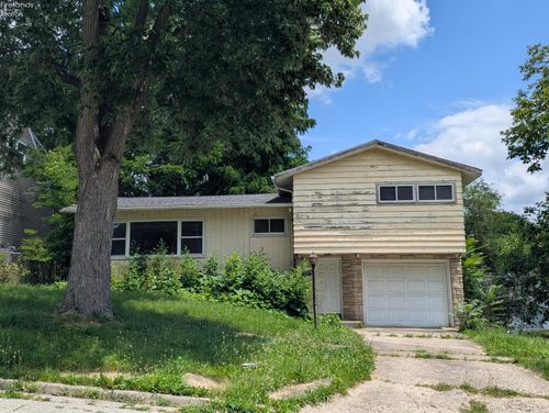 613 S Wood St, Fremont, OH, 43420-3456 | Card Image