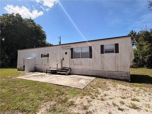 7869 Suncoast Dr, NORTH FORT MYERS, FL, 33917 | Card Image