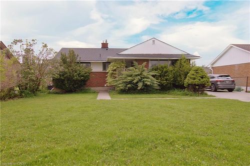 51 Glengarry Rd, St. Catharines, ON, L2T2V4 | Card Image