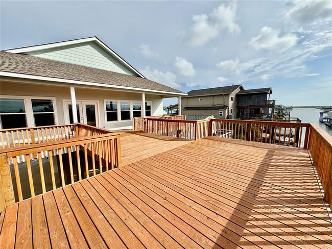 18 Edgewater St, House other with 3 bedrooms, 2 bathrooms and 2 parking in Hitchcock TX | Image 8