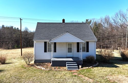 376 Southside Dr, Rocky Mount, VA, 24151-6015 | Card Image