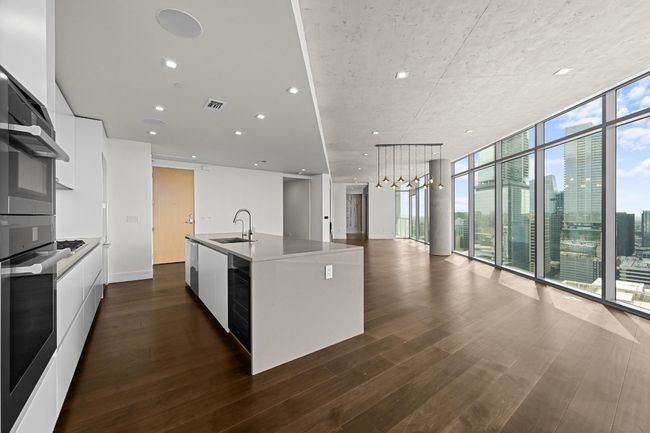 APT-3201 - 501 West Ave, Condo with 3 bedrooms, 3 bathrooms and null parking in Austin TX | Image 8