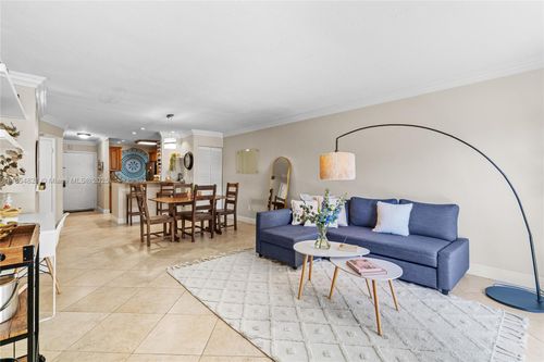 apt-104-6815 Edgewater Dr, Coral Gables, FL, 33133-7001 | Card Image