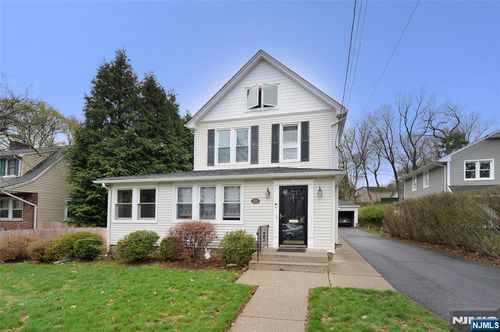 188 Highwood Avenue, Glen Rock, NJ, 07452 | Card Image