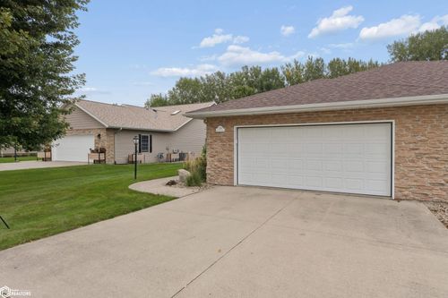 2240 W State Street, Mason City, IA, 50401 | Card Image