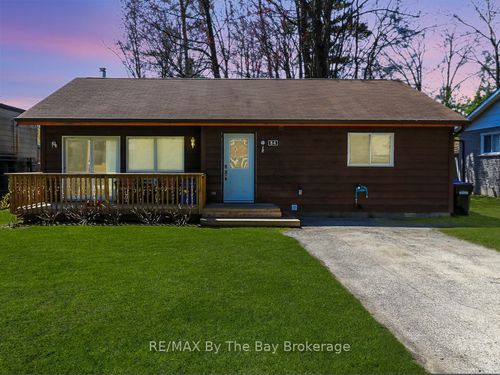 84 32nd St N, Wasaga Beach, ON, L9Z2C4 | Card Image