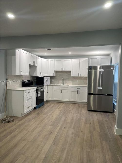 1628-1628 Nw 15th St, Miami, FL, 33125-2462 | Card Image