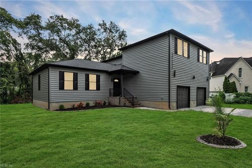 5111 Sweetbriar Cir, Portsmouth, VA, 23703-4609 | Card Image