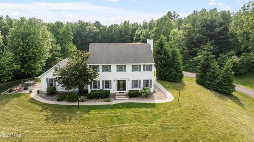 9 Edinburgh Dr, East Schodack, NY, 12063-1735 | Card Image
