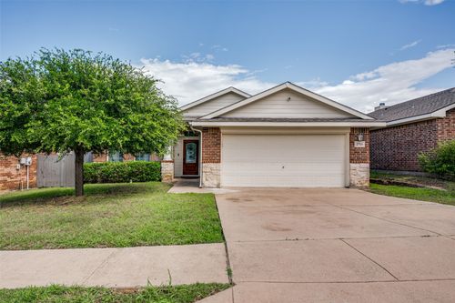2713 Gardendale Dr, Fort Worth, TX, 76120-5649 | Card Image