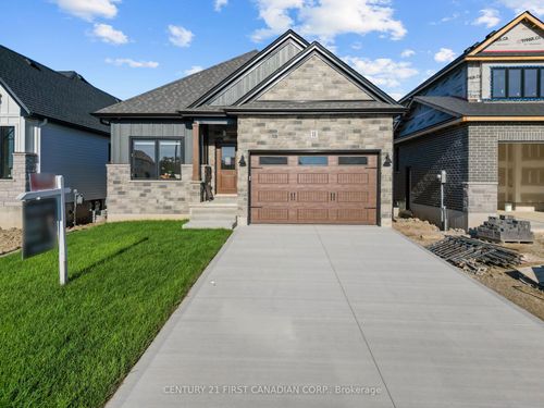 11 Sheldabren St, Ailsa Craig, ON, N0M1A0 | Card Image