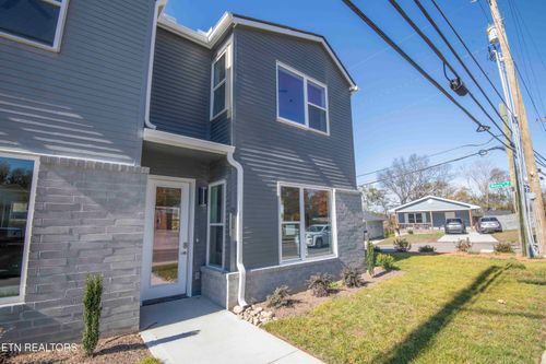 2727 Whittle Springs Rd, Knoxville, TN, 37917-3343 | Card Image