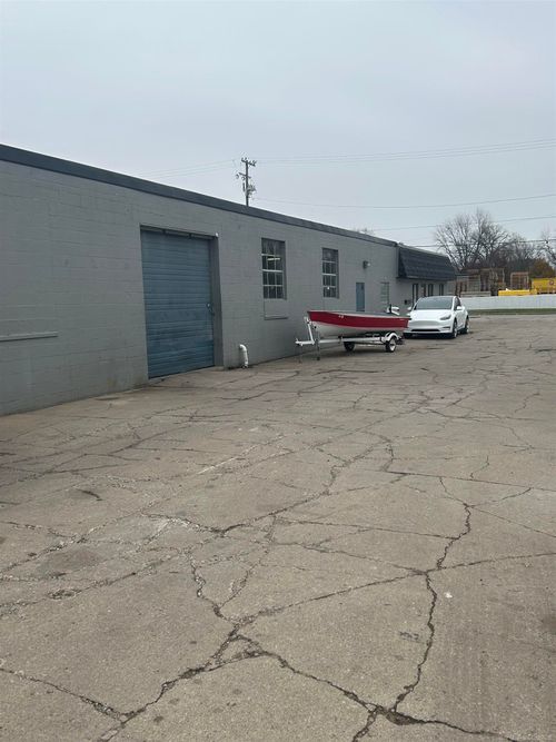 19 N Wilson Blvd, Mount Clemens, MI, 48043-5464 | Card Image