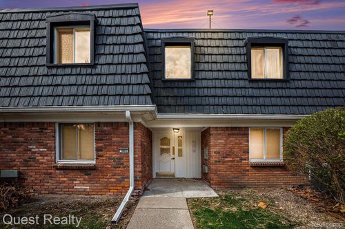 4-1852 Colonial Village Way, Waterford Charter Township, MI, 48328 | Card Image