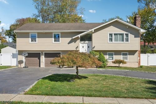 7 Wanda Ave, Wayne, NJ, 07470-6546 | Card Image