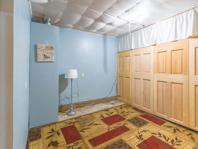 work/craft area in garage | Image 10