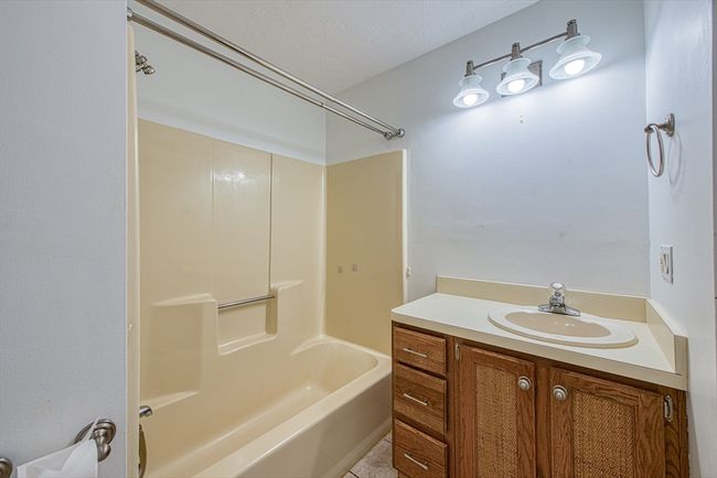 UNIT-32 - 1012 Pleasant St, Condo with 2 bedrooms, 3 bathrooms and 1 parking in Weymouth MA | Image 16