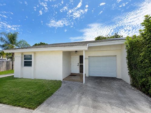10559 La Placida Dr, Coral Springs, FL, 33065-3745 | Card Image