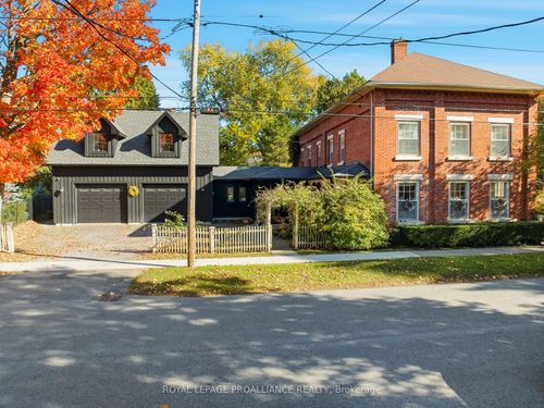 13 King St, Port Hope, ON, L1A2R3 | Card Image