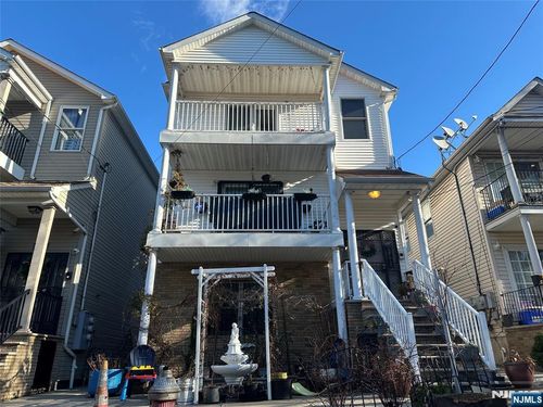 260 Custer Ave, Jersey City, NJ, 07305-1705 | Card Image