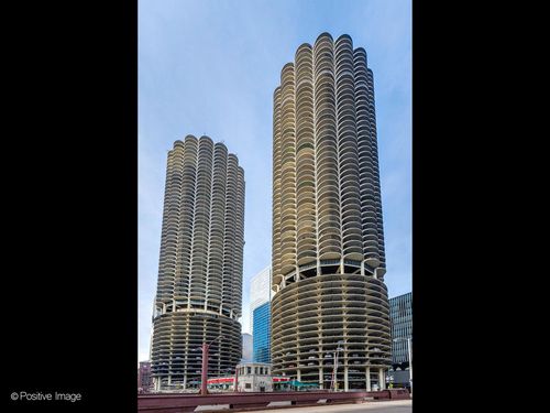 3508-300 N State St, Chicago, IL, 60654-3056 | Card Image