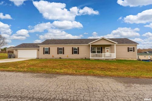 5673 Arctic Fox Dr, Carterville, IL, 62918-3535 | Card Image