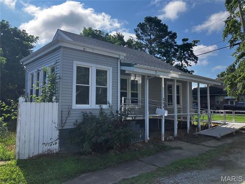 204 S Douglas St, West Frankfort, IL, 62896-2644 | Card Image