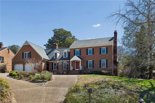 10 W Governor Dr, Newport News, VA, 23602-7431 | Card Image