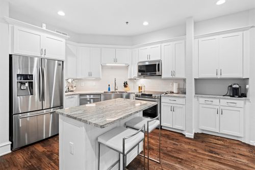 apt-305-3235 Cole Ave, Dallas, TX, 75204-1370 | Card Image