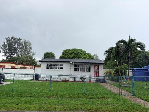 12510 W Golf Dr, Miami, FL, 33167-1818 | Card Image