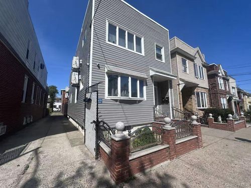 58-62 Fresh Pond Rd, Maspeth, NY, 11378-2819 | Card Image