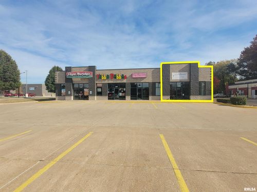 3203 Devils Glen Rd, Bettendorf, IA, 52722-3351 | Card Image