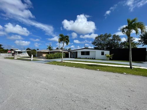 na-10460 Sw 26th Ter, Miami, FL, 33165-2763 | Card Image