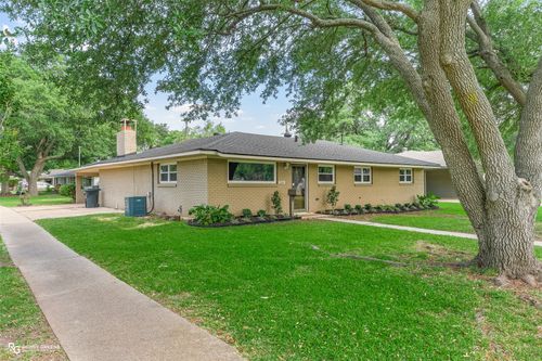2214 Wakefield Ave, Bossier City, LA, 71111-3468 | Card Image