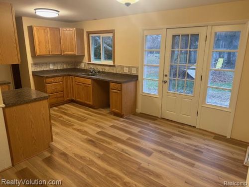 175 Cheney St, Imlay City, MI, 48444-1417 | Card Image