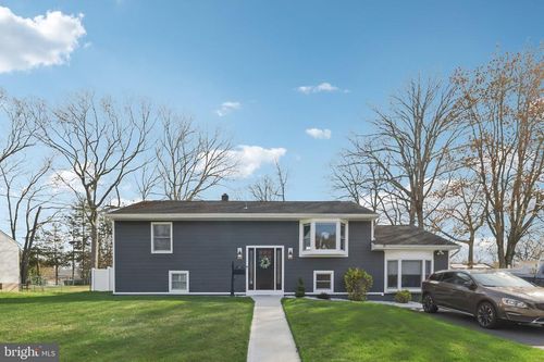 118 Darien Rd, Howell, NJ, 07731-1808 | Card Image