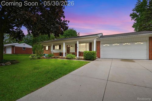 184 Carter Dr, Troy, MI, 48098-4653 | Card Image