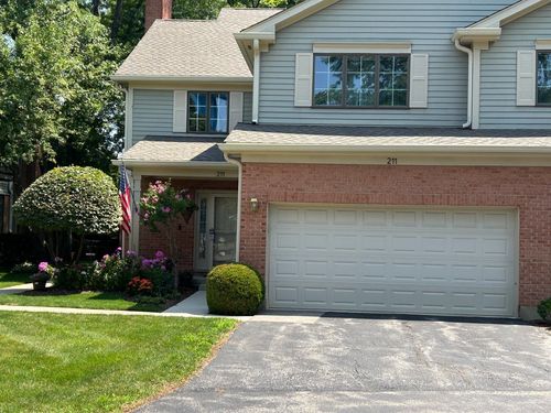 211 Village Dr, Mount Prospect, IL, 60056-3363 | Card Image