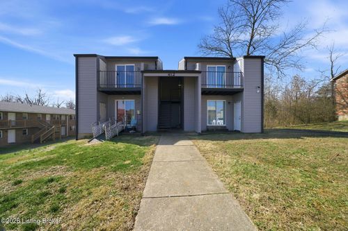 412 Woodcreek Dr, Radcliff, KY, 40160-3004 | Card Image