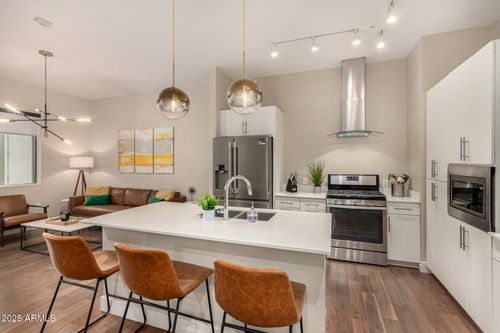 3004-3131 N Central Ave, Phoenix, AZ, 85012-2789 | Card Image