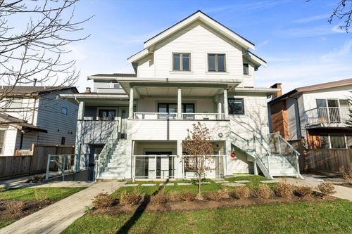 2227 16th Ave W, Vancouver, BC, V6K3B4 | Card Image