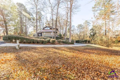 2697 Carriage Ct, Macon, GA, 31216-5201 | Card Image