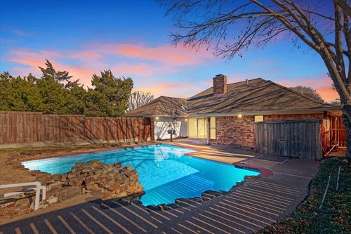 1603 Green Tree Ln, Duncanville, TX, 75137-3715 | Card Image