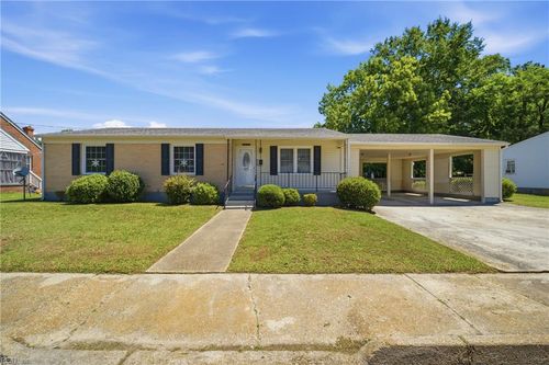 224 Hall St, Franklin, VA, 23851-1927 | Card Image
