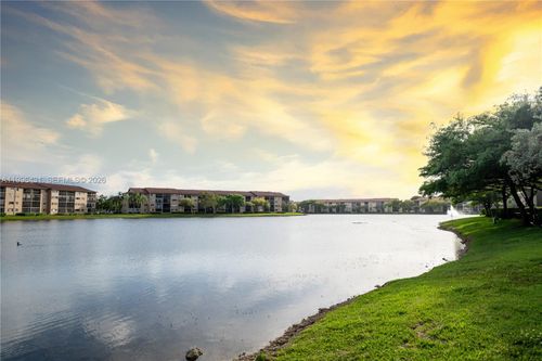 411d-850 Sw 138th Ave, Pembroke Pines, FL, 33027 | Card Image